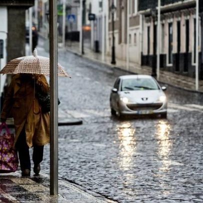 Semana com chuva e aguaceiros; véspera de Natal com sol
