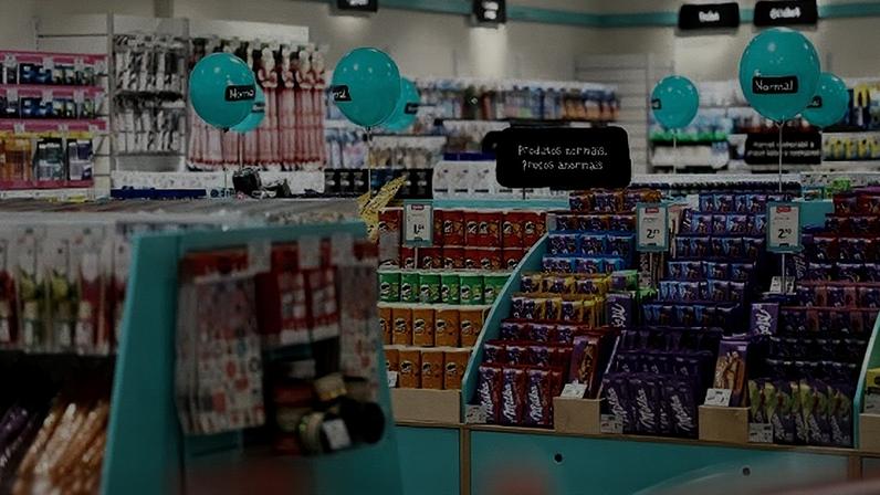 Cartazes. André Ventura obrigado a abandonar tribunal