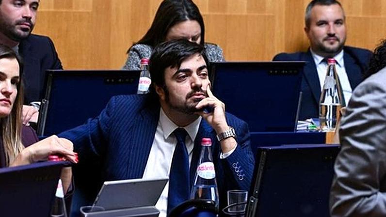 Memphis Depay ataca direção do Corinthians após conquista da Taça do Brasil