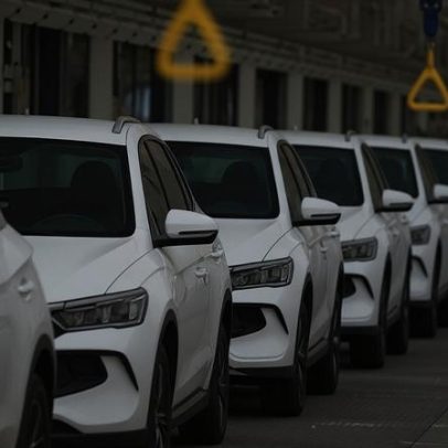 BYD espera ultrapassar Tesla nas vendas globais em 2025