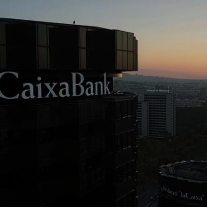 Ilusionista António Azevedo anima utentes e profissionais no Garcia de Orta