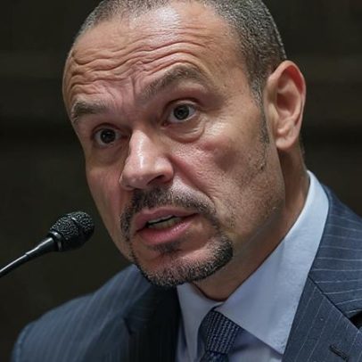 Diretor-adjunto do FBI deixa o cargo em janeiro