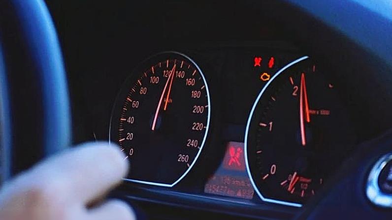 Espanha altera regras de segurança rodoviária e exige baliza V-16 em emergências