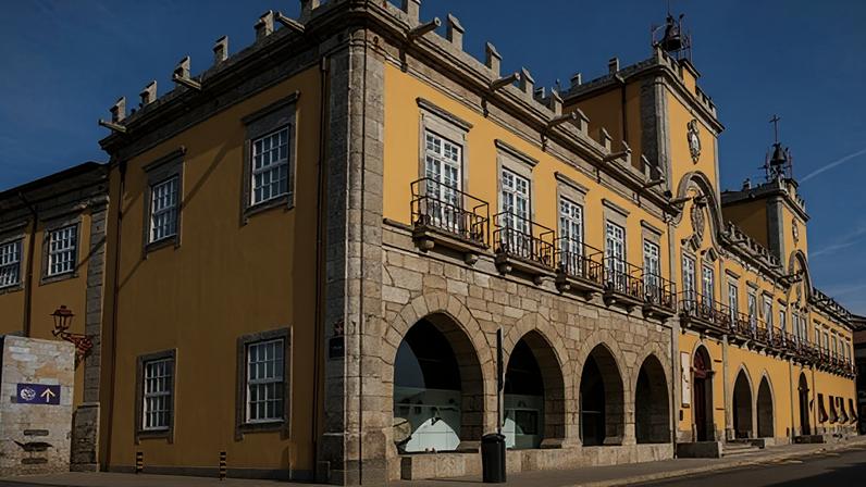 Fecho de portão no cemitério de Ílhavo desperta polémica entre munícipes