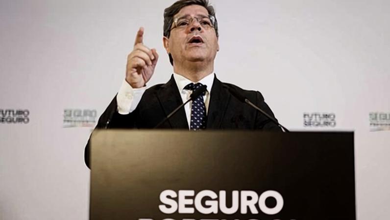 PS diz que oposição é alternativa ao Governo e critica ministro da Educação