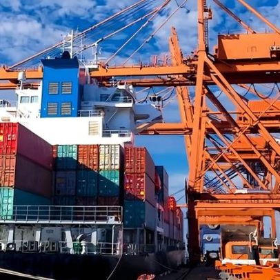 Inverno chega antes do Natal com frio intenso, neve e ondulação forte