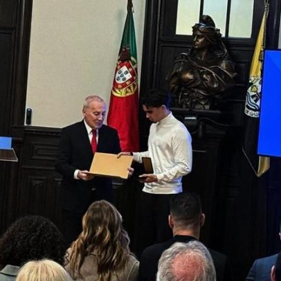 Mateus Mide homenageado por Gaia emociona-se com resultado de dedicação