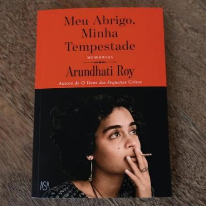 Arundhati Roy e a deusa das grandes coisas: uma leitura crítica