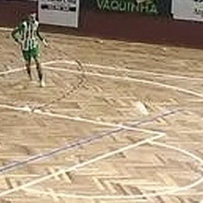 Arthur marca golo monumental pelo Benfica