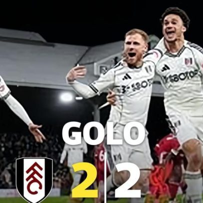 Golo aos 90+7' prolonga a má fase do Liverpool