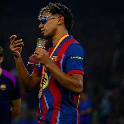 Vídeo mostra Szczęsny a fumar em direto, captado por Yamal