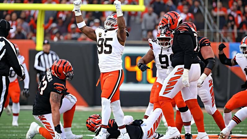 Myles Garrett celebra momento histórico na NFL (IMAGO)