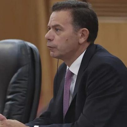 Montenegro avança queixa por desinformação após publicação que simula mensagem a Trump