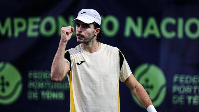 Jaime Faria venceu três encontros no qualifying australiano e passou com sucesso pela primeira ronda do quadro principal - Foto: IMAGO