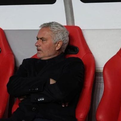 Mourinho diz que expulsar campeão do Mundo pode beneficiar currículo de Pinheiro