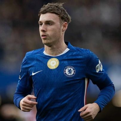 Treinador do Chelsea nega rumores sobre saída de Palmer