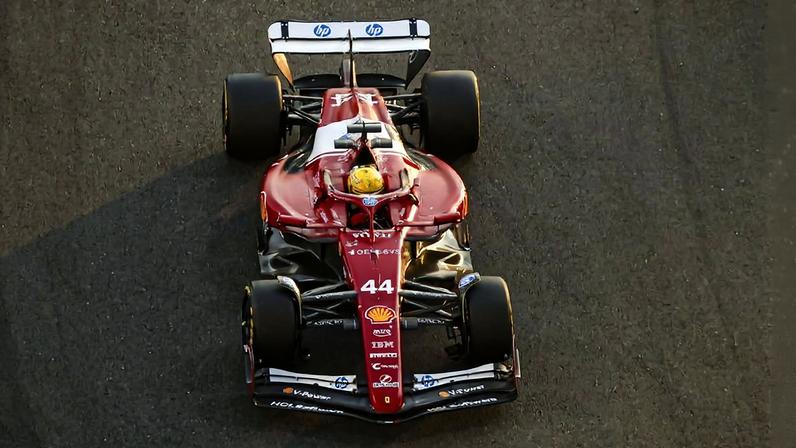 Charles Leclerc e Lewis Hamilton continuam a ser os pilotos da Ferrari em 2026