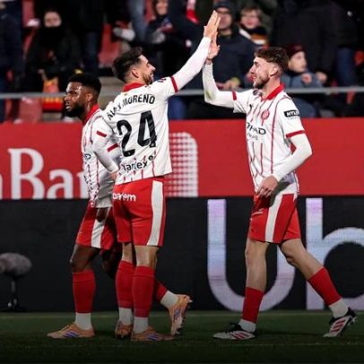 Girona fica com dez jogadores, mas ultrapassa Osasuna