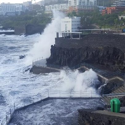 Capitania prolonga avisos de agitação marítima e de vento forte até amanhã