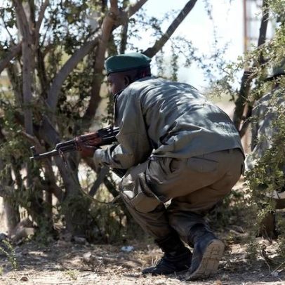 Caçadores bloqueiam estrada em Maputo e agredem fiscal