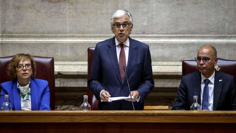 Aguiar-Branco critica candidatos presidenciais que promovem desconfiança