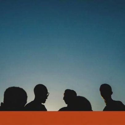 Democracia precisa de mais jovens à mesa de decisão