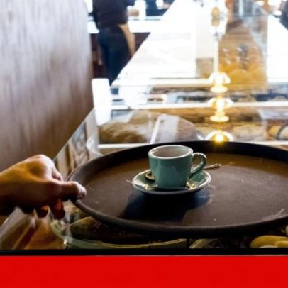 Fecho de cafés de bairro em Lisboa agrava problema comunitário