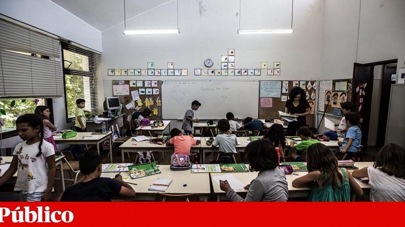 Falta de professores está a ser mitigada com recurso às horas extraordinárias, mas directores reconhecem que há "risco de exaustão" dos docentes