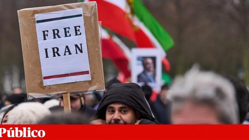 O regime iraniano tem levado a cabo uma repressão particularmente violenta, fazendo uso de armas de fogo, munições de dispersão, gás lacrimogéneo e dispositivos eléctricos