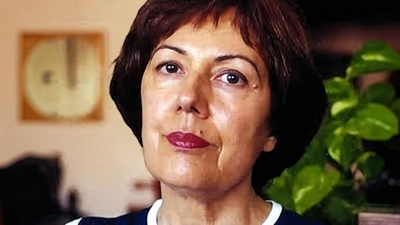 Maria Alzira Seixo dirigia actualmente a colecção *António Lobo Antunes - Ensaio*, na LeYa