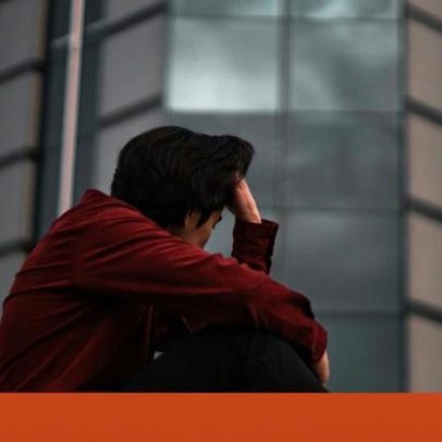 Solidão masculina encontra abuso de poder sob escrutínio