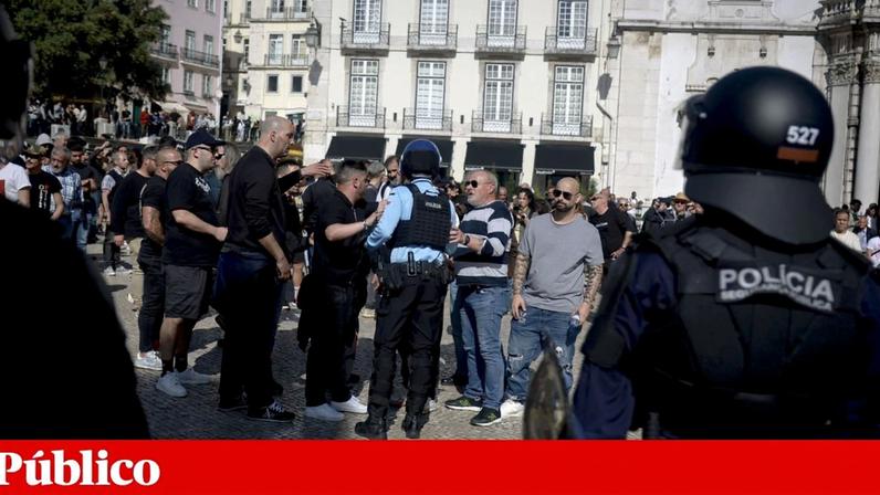 Desacatos no Rossio com apoiantes do partido de extrema-direita Ergue-te, momentos antes da detenção do militante neonazi Mário Machado