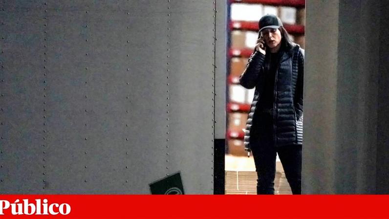 FBI apreende boletins de voto; Trump reitera teorias de fraude em intercalares