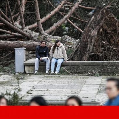Mau tempo: 290 mil clientes sem energia e bombeiros a caminho das zonas afetadas