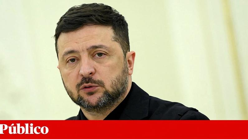 Volodymyr Zelensky, Presidente da Ucrânia, numa conferência de imprensa na Lituânia, no domingo