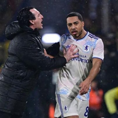 Emery empurra Tielemans num momento de tensão no Aston Villa