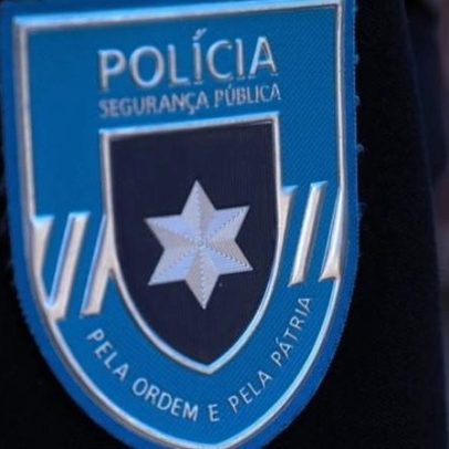 Detidos por violência doméstica agravada e posse de arma