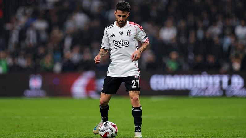 Rui Pedro Braz tenta afastar Rafa Silva do Benfica