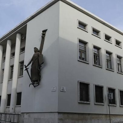 Condenado a sete anos de prisão por burla e furtos