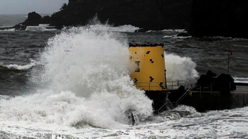 A autoridade regional pediu também que se assegurem as condições de segurança para a pesca lúdica, em especial junto a falésias e zonas rochosas