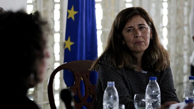 A embaixadora da União Europeia (UE) na Venezuela, a portuguesa Isabel Brilhante Pedrosa, disse hoje que a solução para a crise na Venezuela tem de ser política, pacífica e democrática, em Caracas, Venezuela, 4 de maio 2019. A embaixadora da UE falava aos jornalistas na residência oficial do embaixador de Itália, Silvio Mignano, onde decorreu uma conferência de imprensa para o lançamento de um concurso de arte contemporânea para assinalar os 500 anos da morte do artista e cientista italiano Leonardo da Vinci. "A União Europeia condena qualquer forma de violência e pede a máxima moderação para evitar a perda de vidas humanas e uma escalada de tensões", frisou Isabel Brilhante Pedrosa. PAULO CUNHA / LUSA
