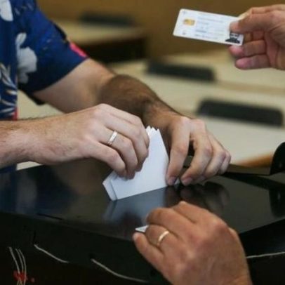 Eleitor que vota pela primeira vez aos 38 anos