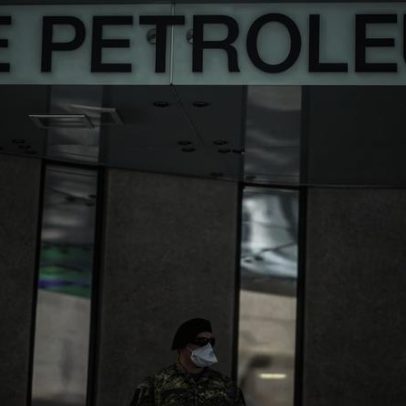 OPEP mantém oferta de petróleo até abril
