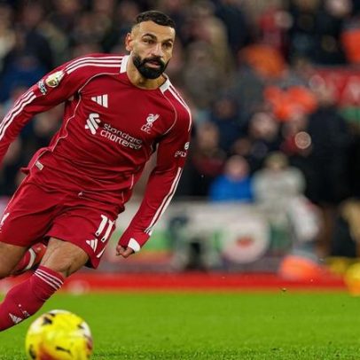 Ataques milionários da Arábia Saudita miram Salah e Vinícius, principais alvos