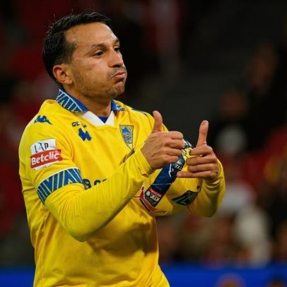 Notas do Estoril revelam desconcentração defensiva e frieza de Filho da Luz