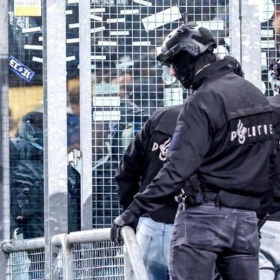 Utrecht-Genk atrasa por problema de segurança com adeptos visitantes