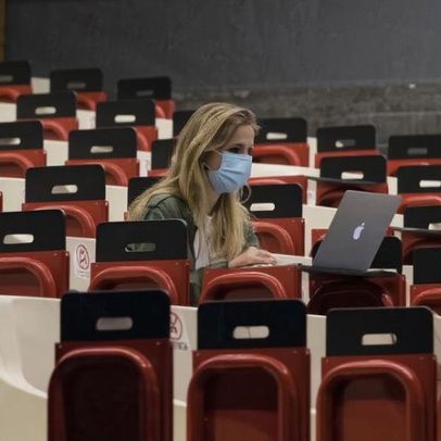 Mais docentes doutorados no setor privado do que no público
