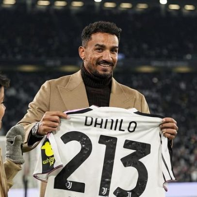 Danilo regressa a Turim e ataca ex-dirigente: Juve não é para todos