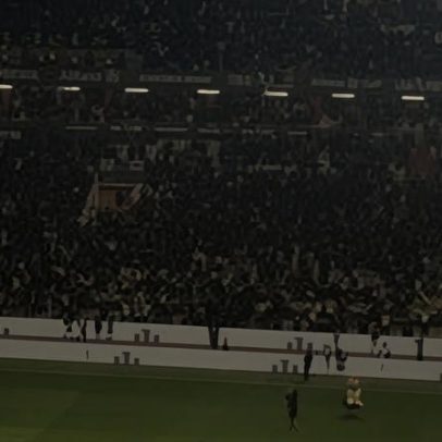 Adeptos do V. Guimarães celebram conquista da Taça da Liga