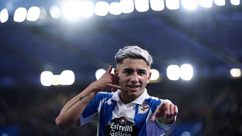 Yeremay Hernández, extremo de 23 anos cumpre a 9.ª temporada ao serviço do Corunha - Foto: IMAGO